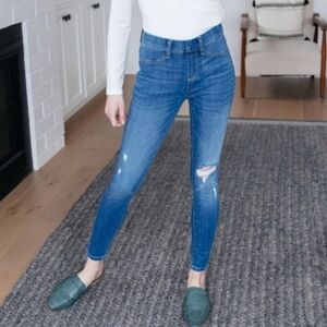 Judy Blue Mid-Rise Skinny Jeggings